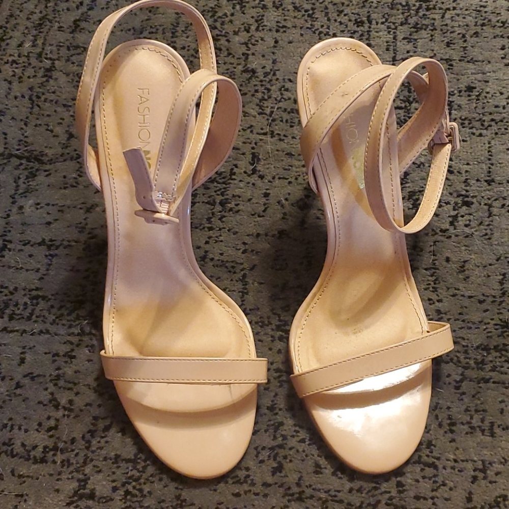 Size 9 Fashion Nova heels